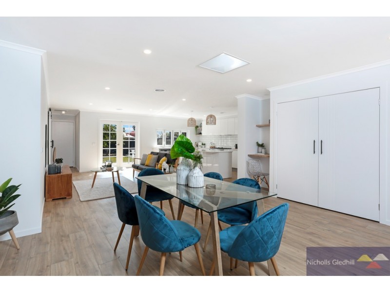 49 Grove End Road, Endeavour Hills VIC 3802