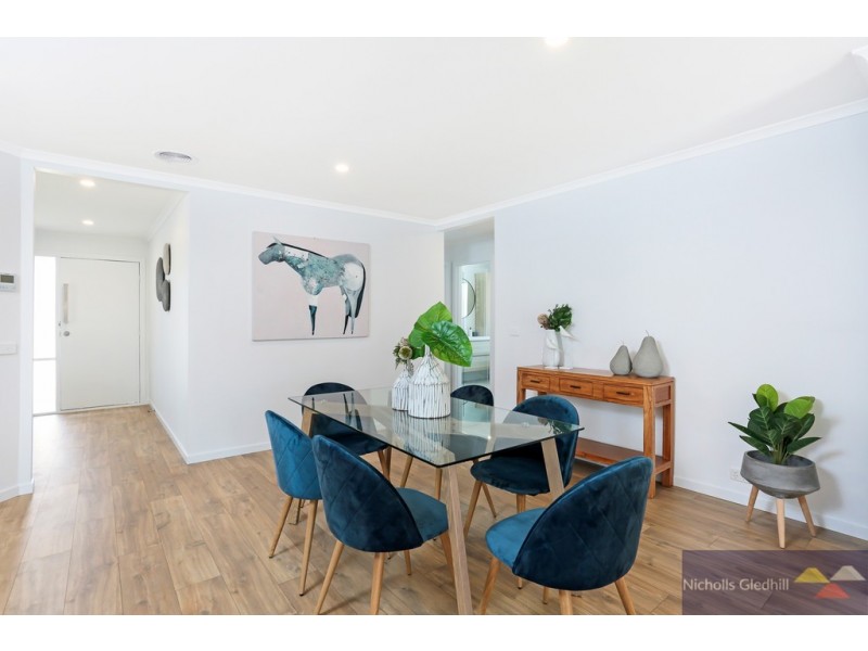 49 Grove End Road, Endeavour Hills VIC 3802