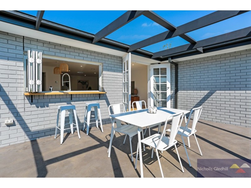 49 Grove End Road, Endeavour Hills VIC 3802