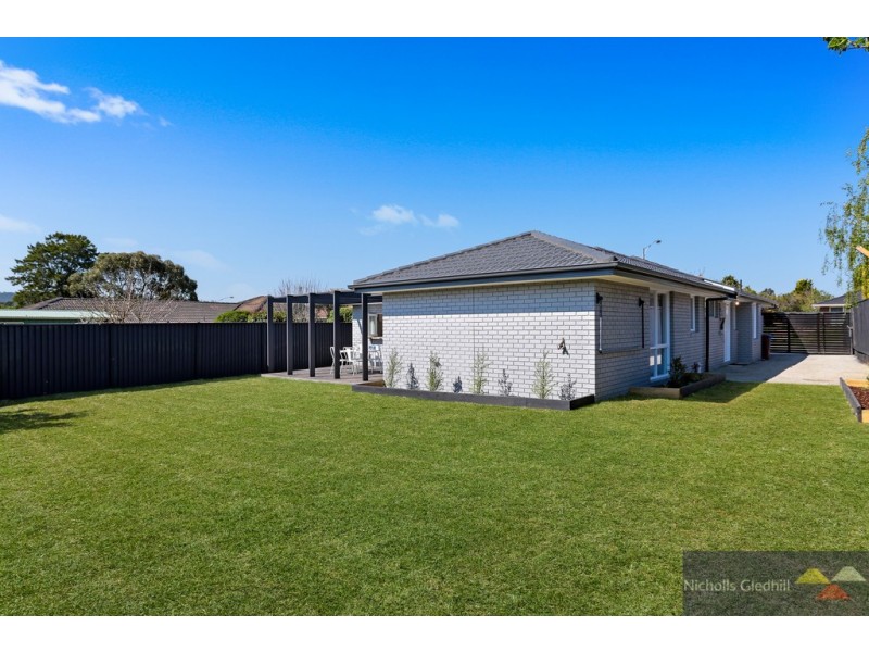 49 Grove End Road, Endeavour Hills VIC 3802