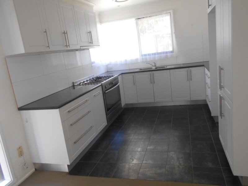 268 JAMES COOK DRIVE, Endeavour Hills VIC 3802