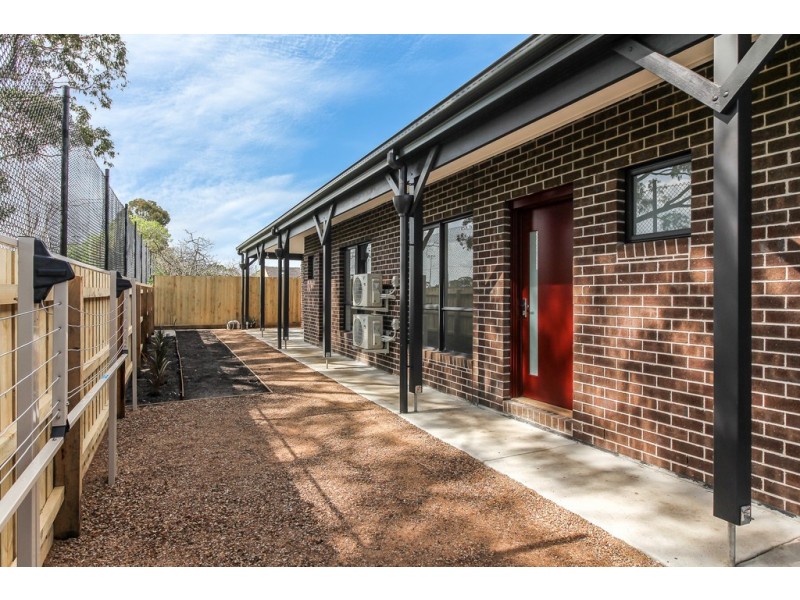 160 CLEELAND STREET, Dandenong VIC 3175