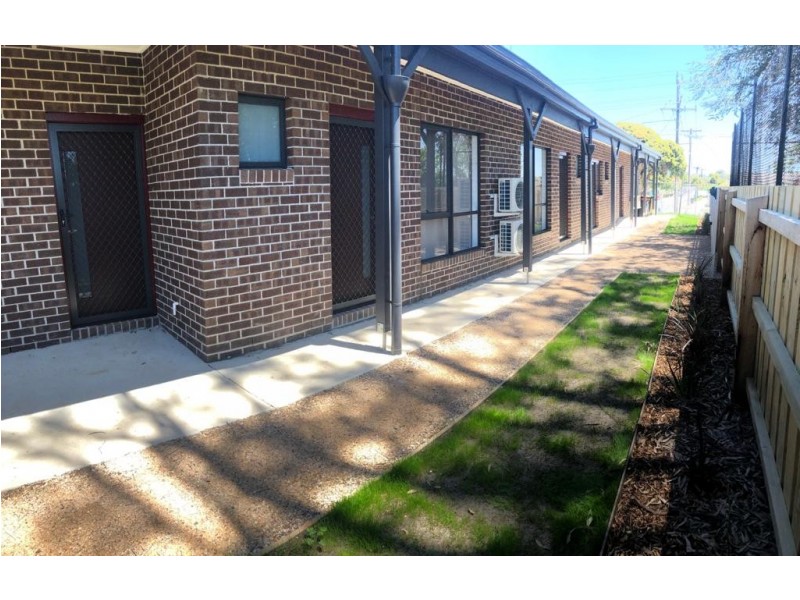 160 CLEELAND STREET, Dandenong VIC 3175