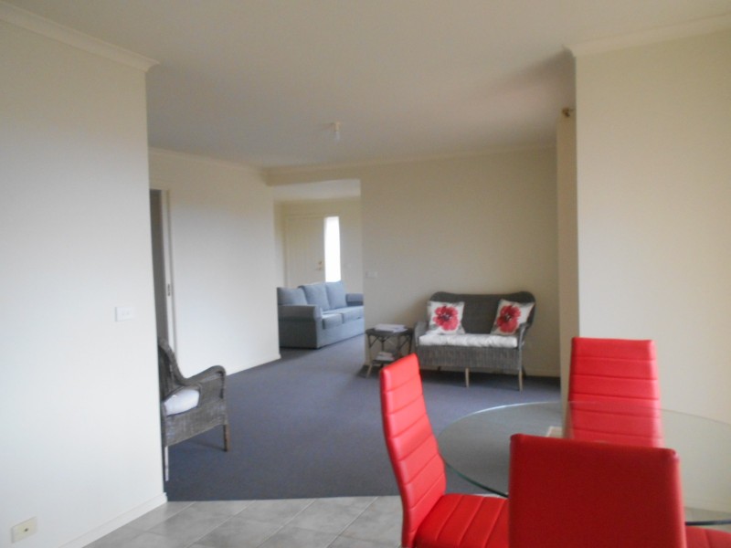 1/7 JOHN HUNTER DRIVE, Endeavour Hills VIC 3802