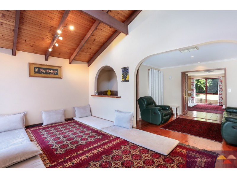 5 POOLE COURT, Endeavour Hills VIC 3802