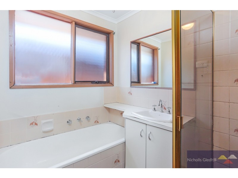 5 POOLE COURT, Endeavour Hills VIC 3802