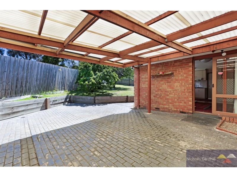 5 POOLE COURT, Endeavour Hills VIC 3802