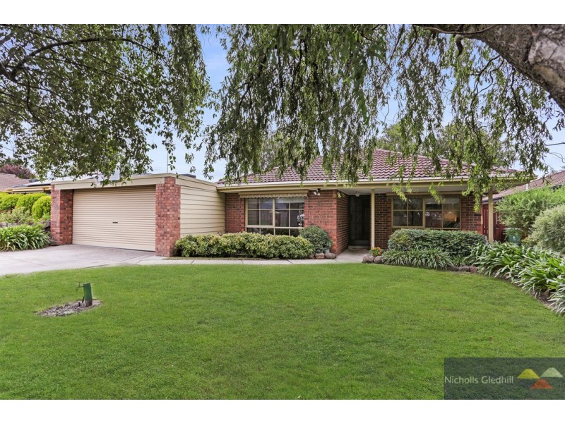 9 Laggan Court, Endeavour Hills VIC 3802