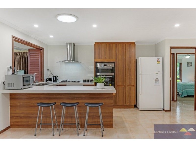 9 Laggan Court, Endeavour Hills VIC 3802