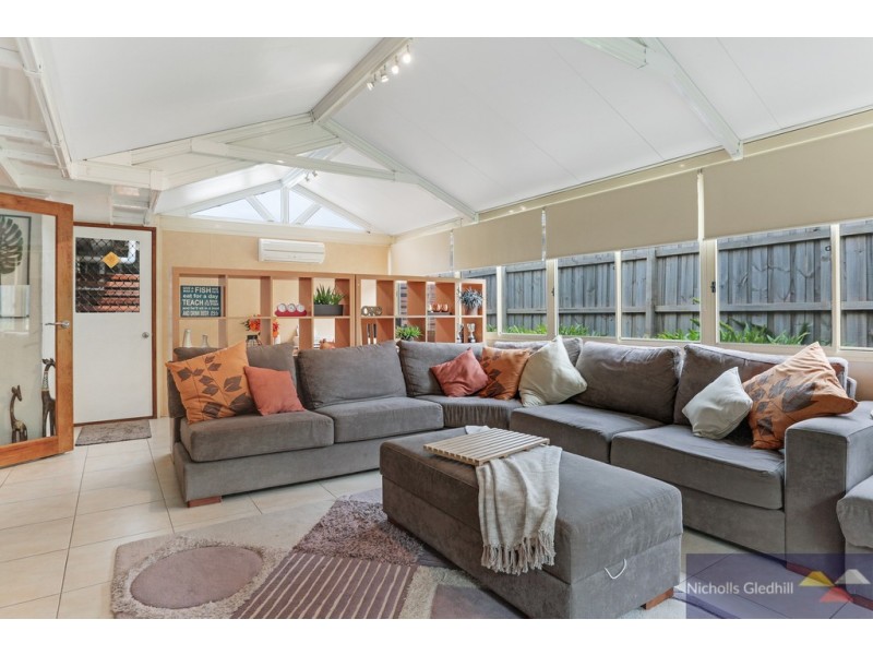 9 Laggan Court, Endeavour Hills VIC 3802