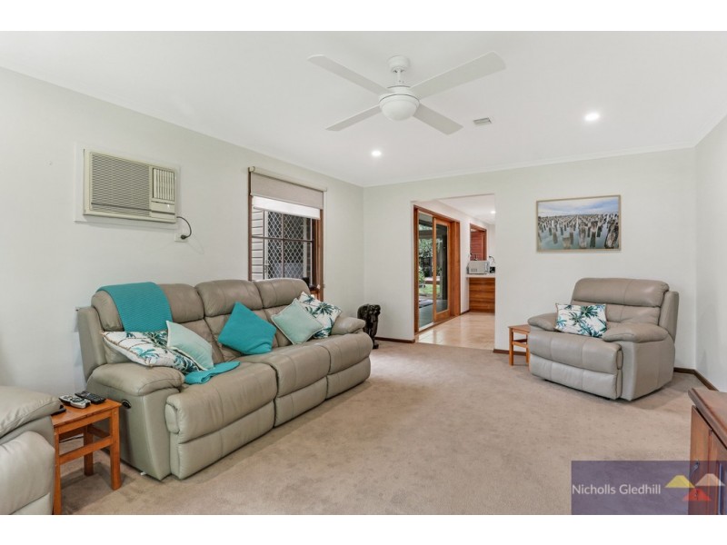 9 Laggan Court, Endeavour Hills VIC 3802