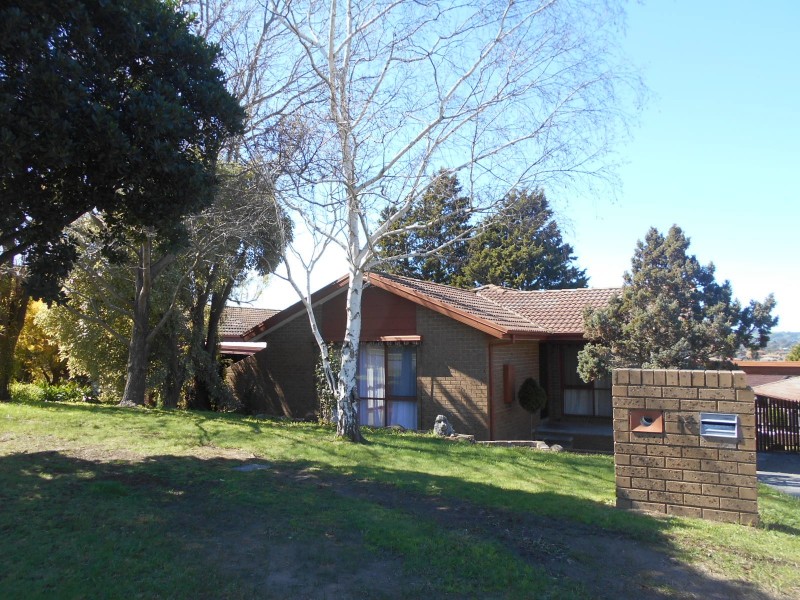 18 HEADINGLY COURT, Endeavour Hills VIC 3802