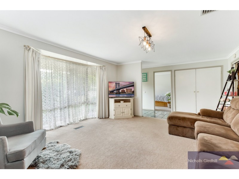 5 CONRAN AVENUE, Endeavour Hills VIC 3802