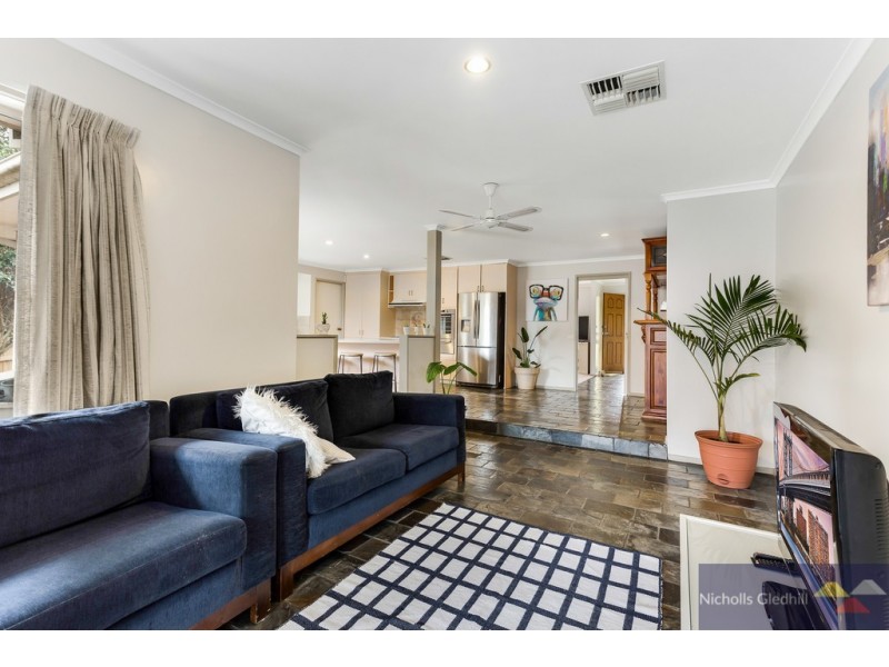 5 CONRAN AVENUE, Endeavour Hills VIC 3802