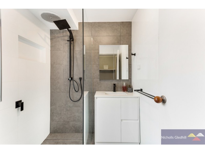 5 CONRAN AVENUE, Endeavour Hills VIC 3802