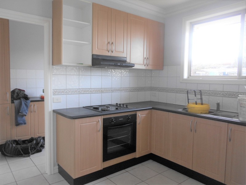 1/37 CHARLES AVENUE, Hallam VIC 3803