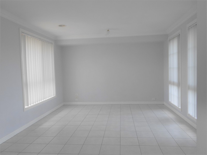 1/37 CHARLES AVENUE, Hallam VIC 3803