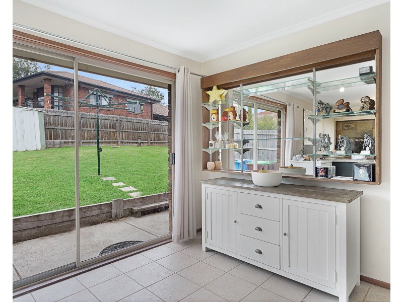 18 TRUSLOVE COURT, Endeavour Hills VIC 3802