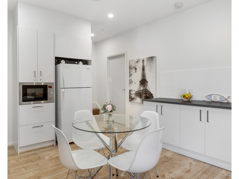 2/8 Temby Close, Endeavour Hills VIC 3802