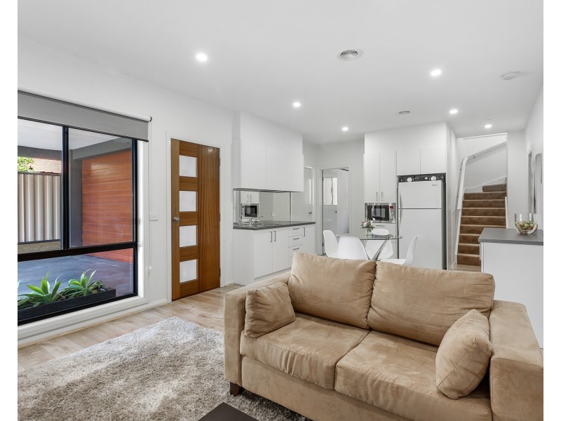 2/8 Temby Close, Endeavour Hills VIC 3802