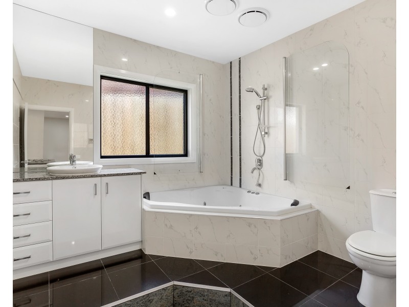 2/8 Temby Close, Endeavour Hills VIC 3802