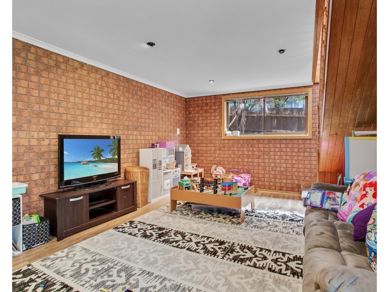 16 BRANDON COURT, Endeavour Hills VIC 3802