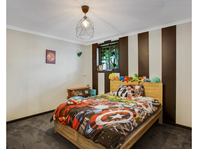 16 BRANDON COURT, Endeavour Hills VIC 3802