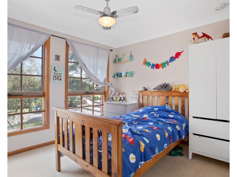 16 BRANDON COURT, Endeavour Hills VIC 3802