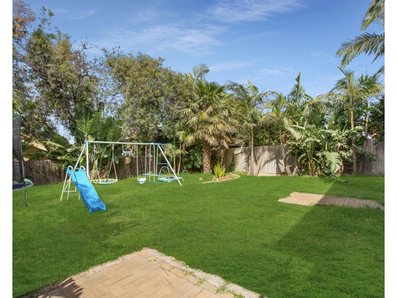 16 BRANDON COURT, Endeavour Hills VIC 3802