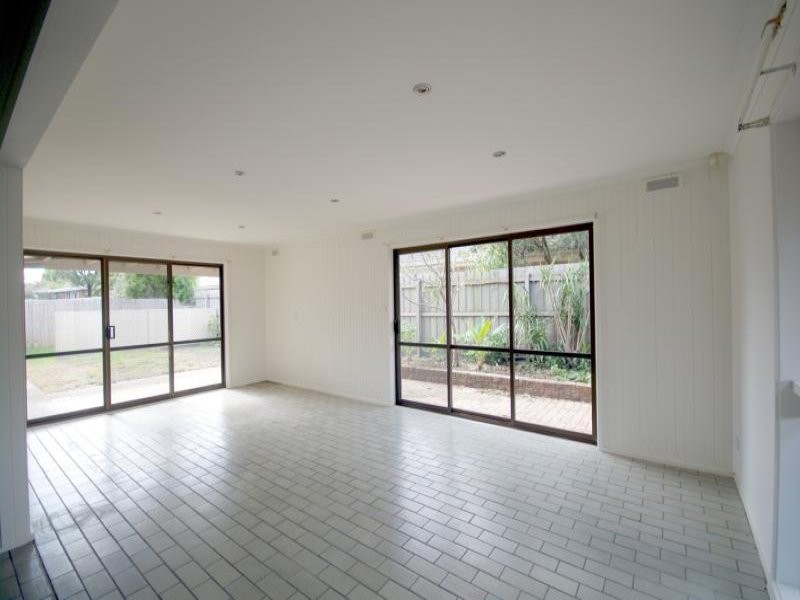 2 Valley Fair Drive, Narre Warren South VIC 3805