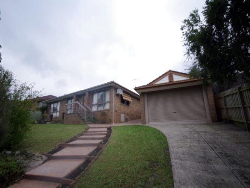 85 Chalcot Drive, Endeavour Hills VIC 3802