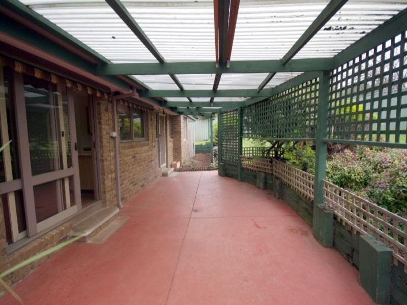85 Chalcot Drive, Endeavour Hills VIC 3802