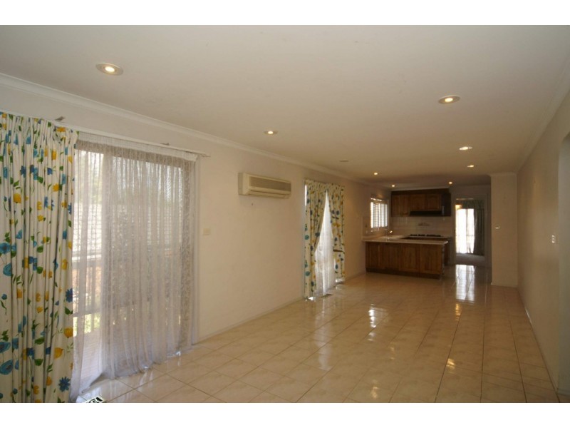 26 Edward Freeth Drive, Endeavour Hills VIC 3802