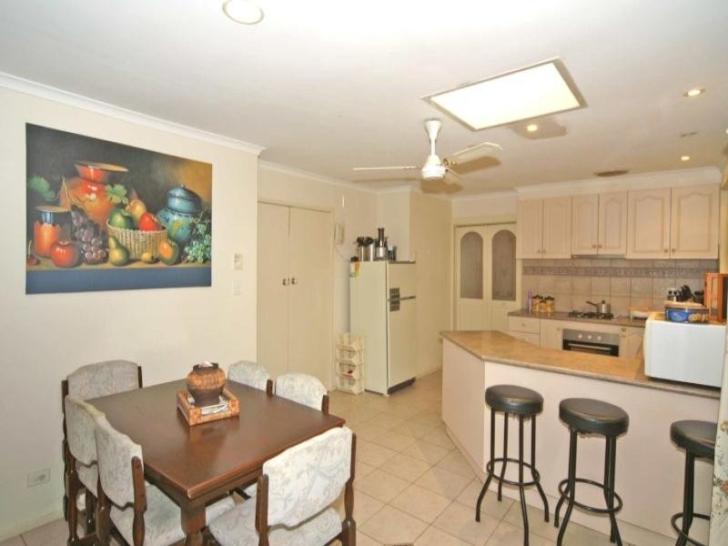 12 Rearden Close, Endeavour Hills VIC 3802