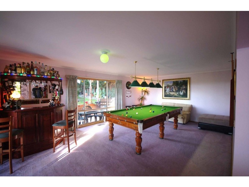 2 Lockley Close, Endeavour Hills VIC 3802