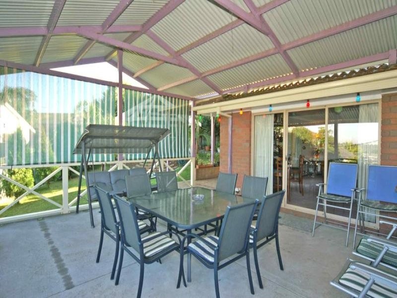 2 Lockley Close, Endeavour Hills VIC 3802