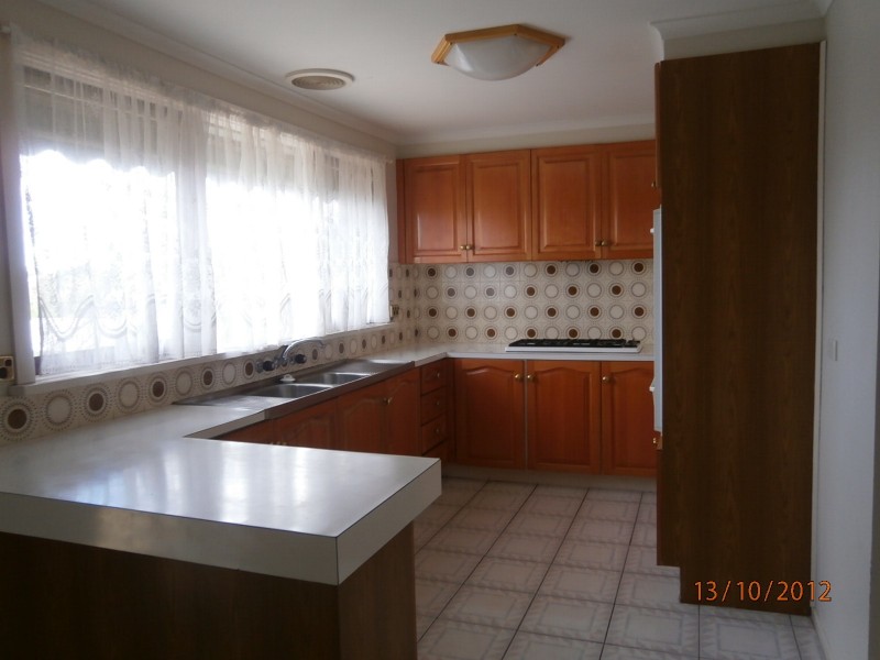 1 COX COURT, Endeavour Hills VIC 3802