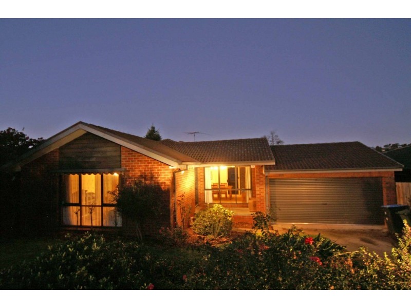 10 Singleton Drive, Endeavour Hills VIC 3802