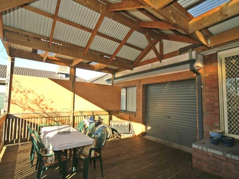 10 Singleton Drive, Endeavour Hills VIC 3802