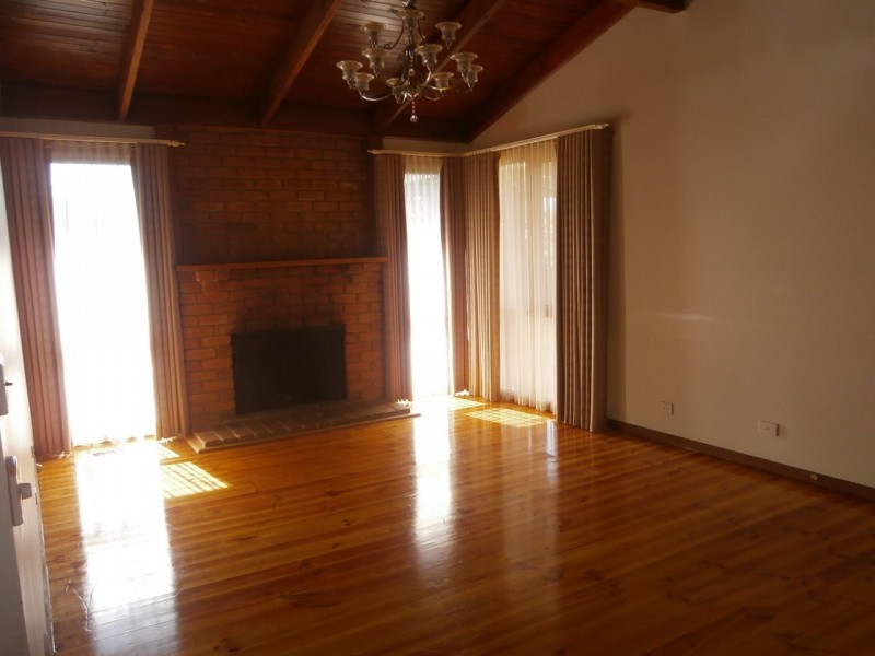 5 TERARA COURT, Endeavour Hills VIC 3802