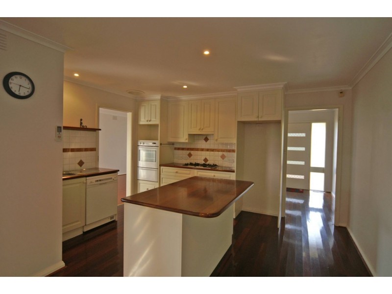 7 Spinosa Close, Endeavour Hills VIC 3802