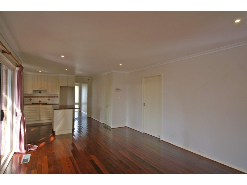 7 Spinosa Close, Endeavour Hills VIC 3802