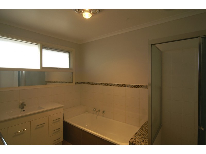 7 Spinosa Close, Endeavour Hills VIC 3802