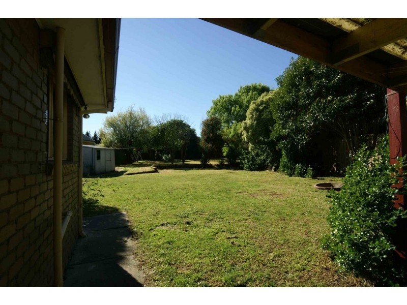 10 Whitestone Court, Endeavour Hills VIC 3802