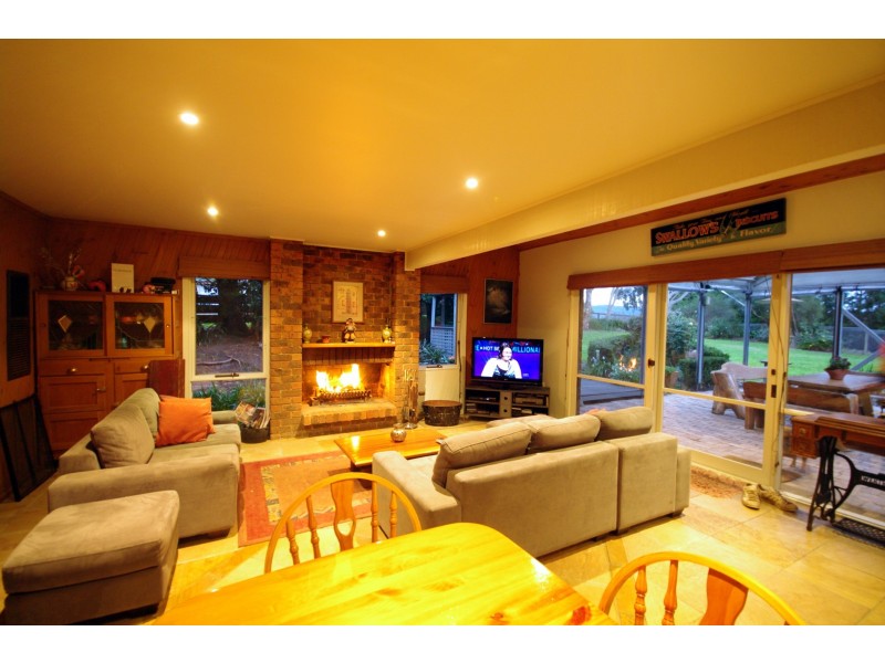 154-158 Hallam North Road, Narre Warren North VIC 3804