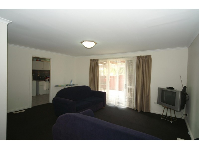 8 Eddington Place, Endeavour Hills VIC 3802