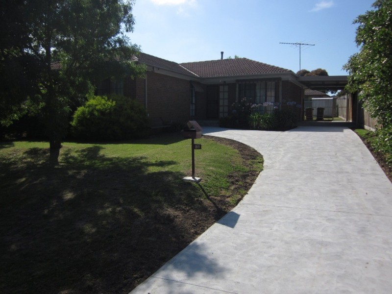 38 STRUAN AVENUE, Endeavour Hills VIC 3802