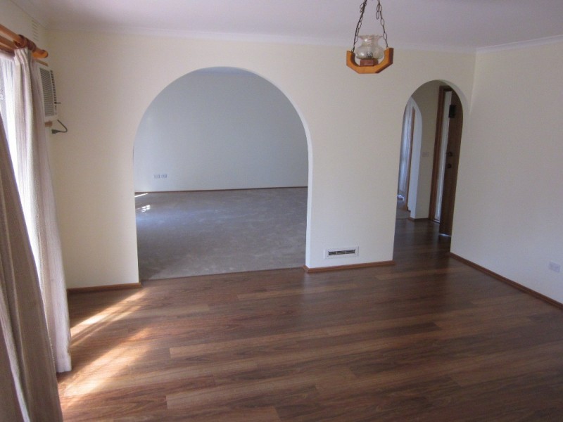 38 STRUAN AVENUE, Endeavour Hills VIC 3802