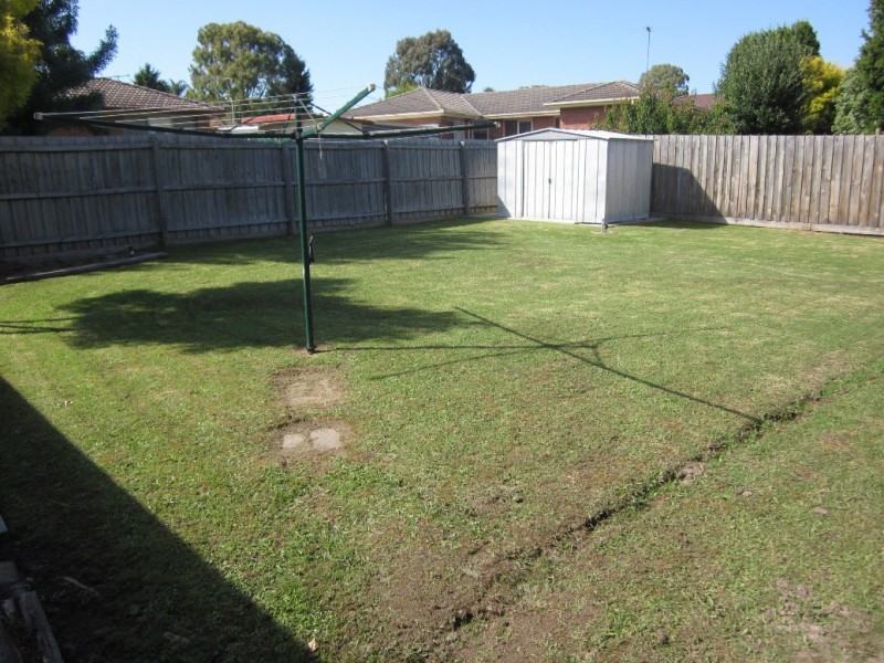 38 STRUAN AVENUE, Endeavour Hills VIC 3802