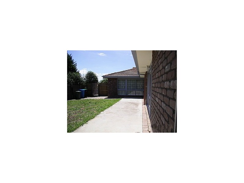 1 GOODJOHN COURT, Endeavour Hills VIC 3802